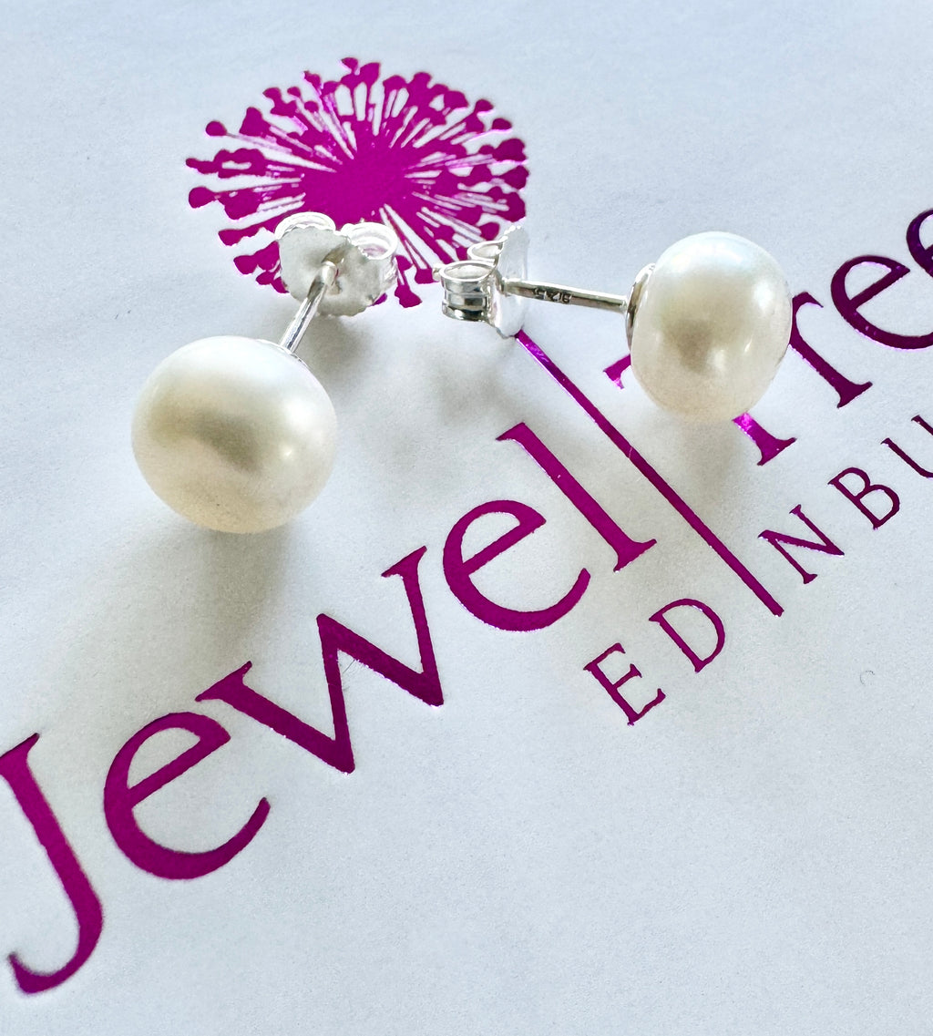 Freshwater Pearl stud earrings