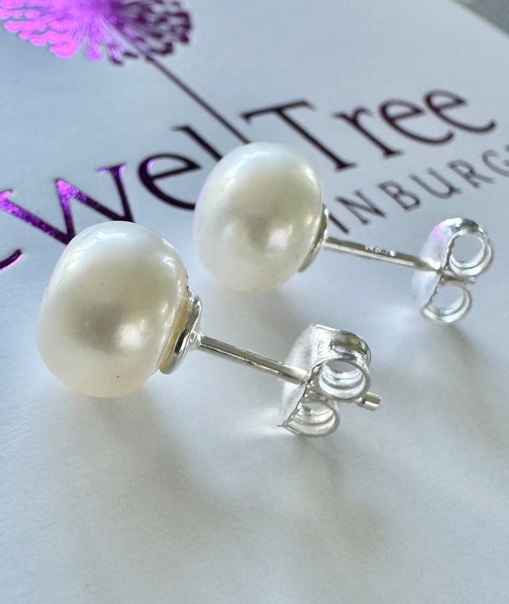 Freshwater Pearl stud earrings